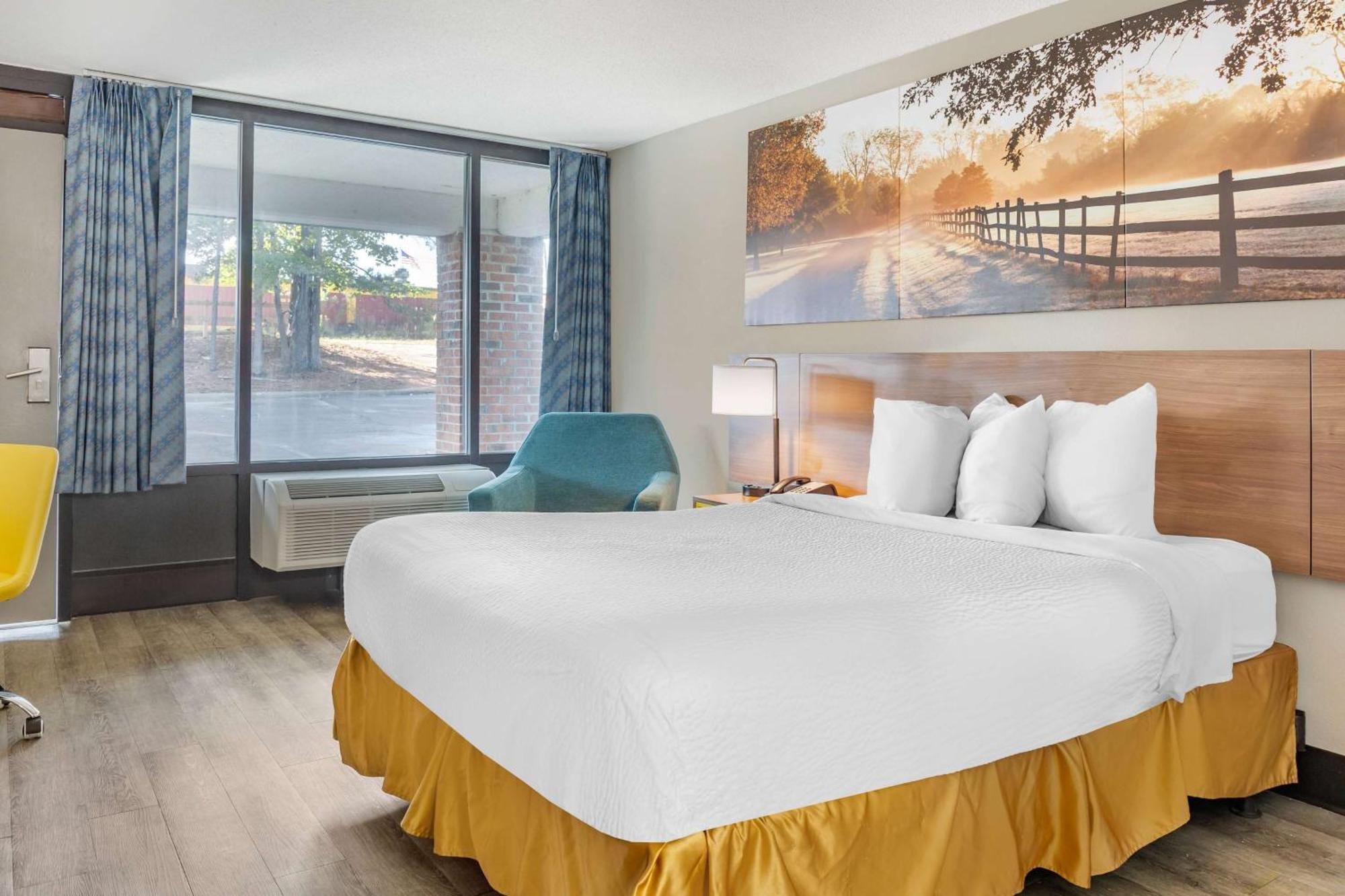 Days Inn & Suites By Wyndham Rocky Mount Golden East Exterior foto